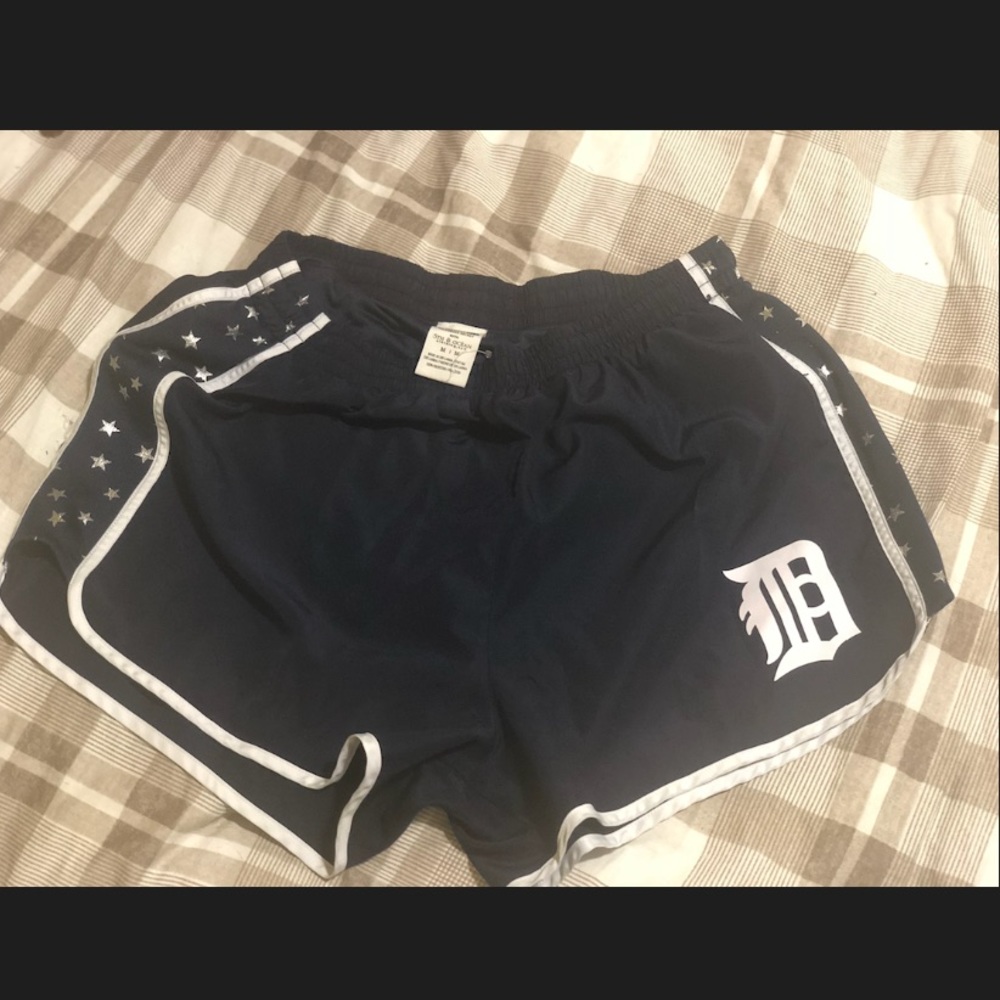 VS PINK Detroit Tigers Shorts